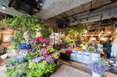 Japanese flower arranging (Ikebana) Experience/Workshop in Tokyo