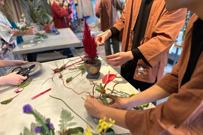 Japanese flower arranging (Ikebana) Experience/Workshop in Tokyo - Mindfulness Without the Yoga Class Vibe