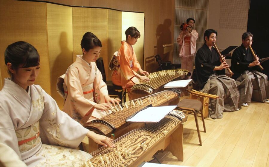 Japanese Traditional Music Show in Tokyo - English hosting that actually keeps things clear