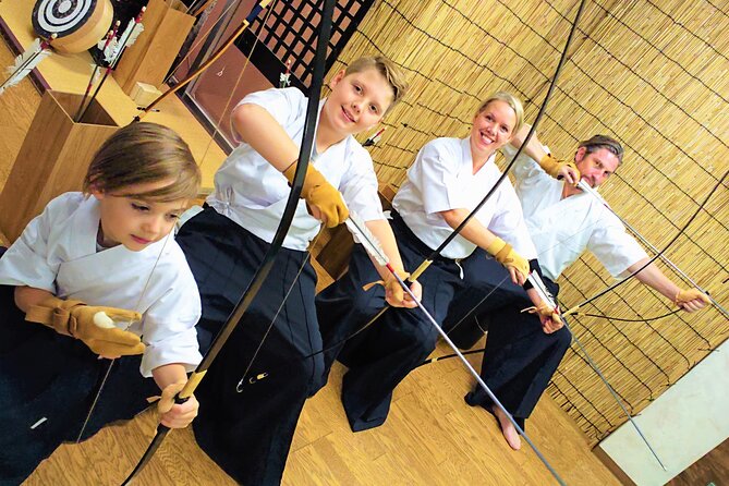 Japanesel Archery Experience HIROSHIMA CASTLE SHARAKU - Mini competition time: the fun pressure that improves your aim