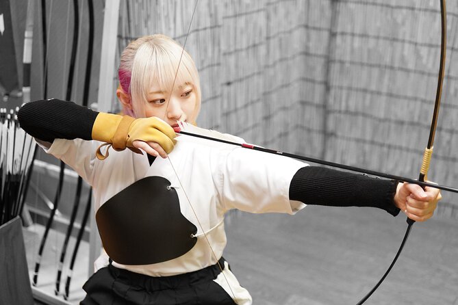 Japanesel Archery Experience HIROSHIMA CASTLE SHARAKU - Dressing in dogi and hakama, plus armor: it changes how you move