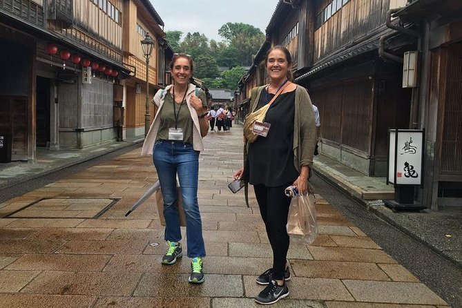 Kanazawa 4hr Private Tour with Government Licensed Guide - Private and licensed: why the guide changes everything