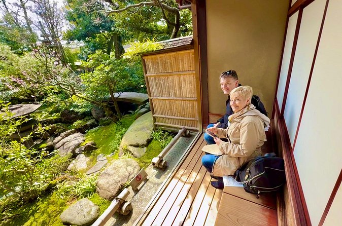 Kanazawa Full Day Private Tour to Top Highlights with Local Guide - Kenrokuen Garden and Gyokusen-immaru: a top-three garden finish