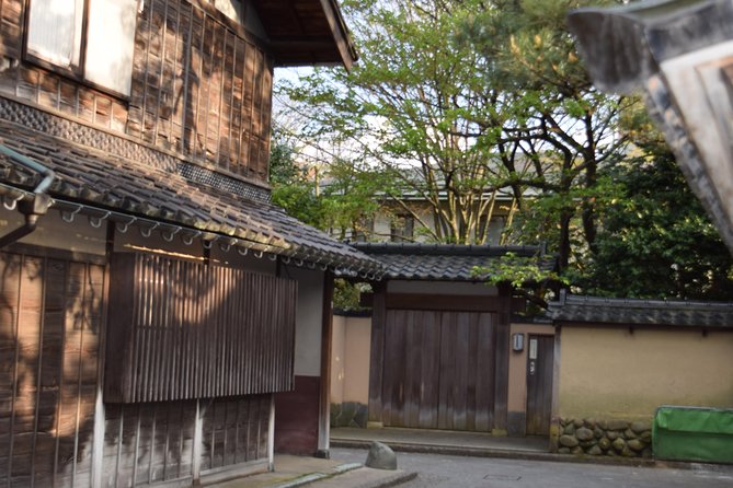 Kanazawa Full-Day Tour Private & Personalized with a Local Guide - Start Where Convenience Meets Culture, Kanazawa Station