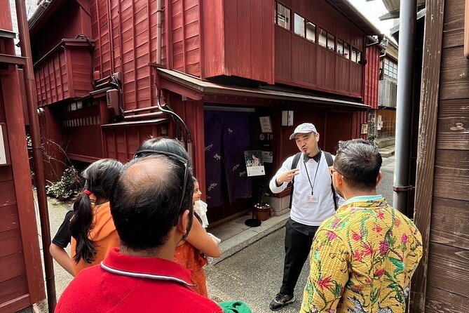 Kanazawa Half Day E-bike Tour - Glide through Kazuemachi Chaya and Higashi Chaya’s old wooden streets