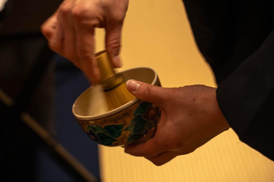 Kanazawa: Kenrokuen Tea Ceremony Experience - Making your own matcha: your hands-on payoff