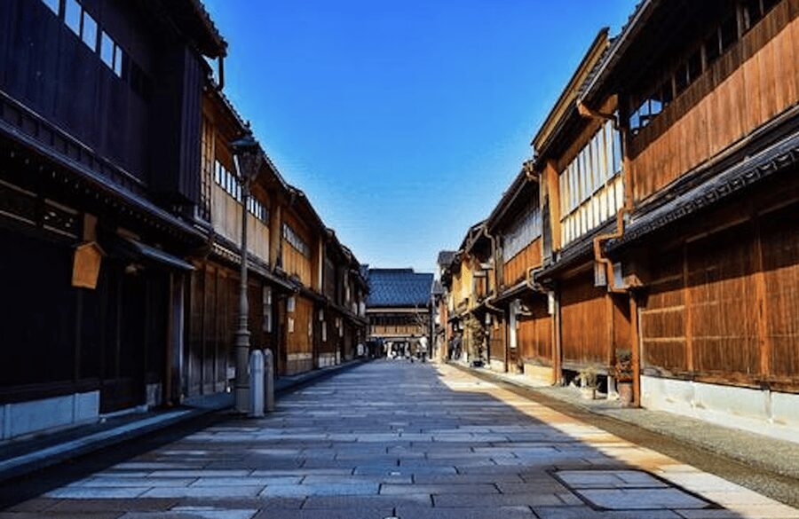 Kanazawa: Private Custom Tour with Local Guide - Who this private Kanazawa tour fits best