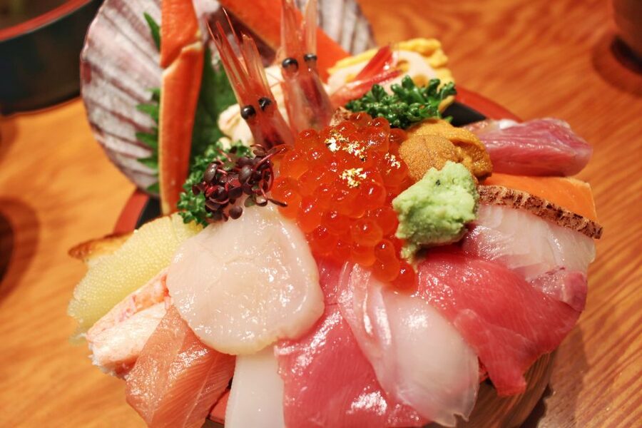 Kanazawa: Private Food Tasting Walking Tour - Katamachi and izakaya time: pork curry, Hanton rice, and sashimi pairing