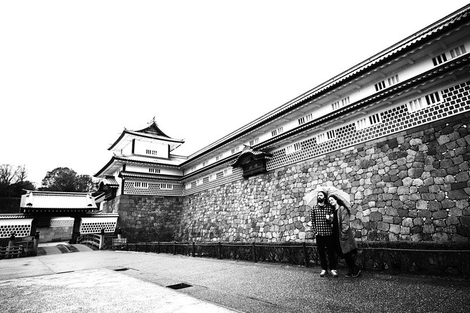 Kanazawa private half day/Photoshoot by professional photographer - English-Speaking Host and Real-World Pace