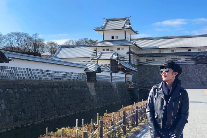 Kanazawa Private Tour with a Local – Highlights & Hidden Gems - Kenrokuen Garden walk: how to see the calm parts without rushing