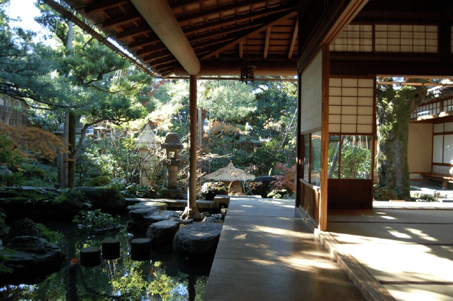 Kanazawa: Samurai Residence Remains Nomura Family admission - First Steps Inside: Shoes, Quiet, and No Touch