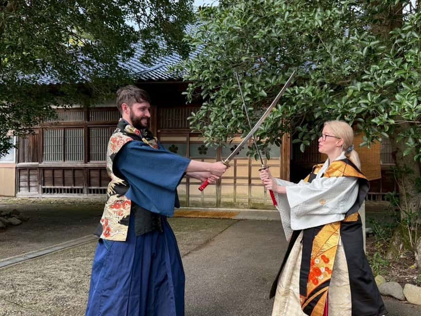 Kanazawa: Samurai Swordsmanship Lesson at a rented temple - Kanazawa makes the perfect backdrop for samurai training