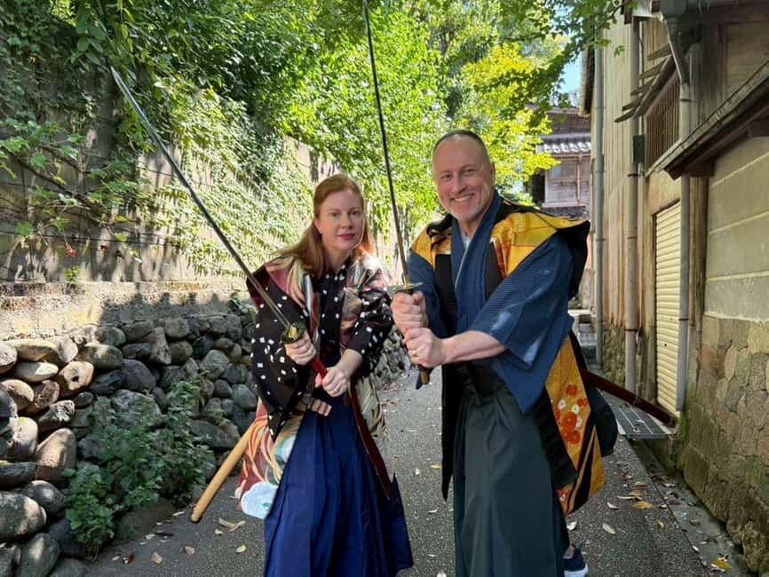 Kanazawa: Samurai Swordsmanship Lesson at a rented temple - Meeting point, temple walk, and why logistics matter here