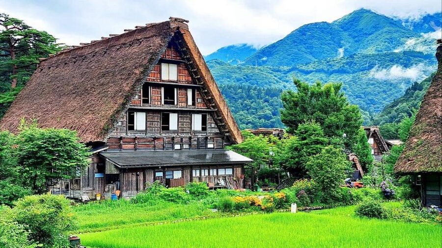 Kanazawa/Takayama: Shirakawago & Takayama Private Day Tour - Takayama Jinya and old-town wandering without the rush