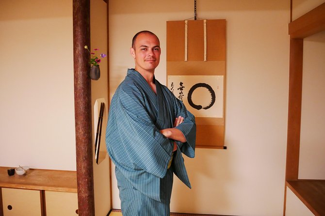 Kimono and Tea Ceremony in Miyajima - Tea ceremony etiquette: watching the steps, then practicing the manner