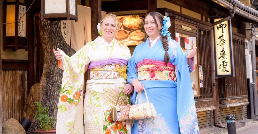 Kimono photoshoot-Includes 100 photo data - Timing and Pace: 90 Minutes to 2 Hours, Without Dragging