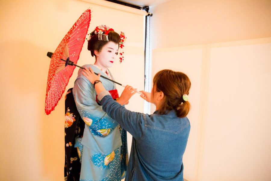 Kyoto: 2-Hour Maiko Makeover and Photo Studio Shoot - Inside the Studio Shoot: Why Air-Conditioning and Pros Matter