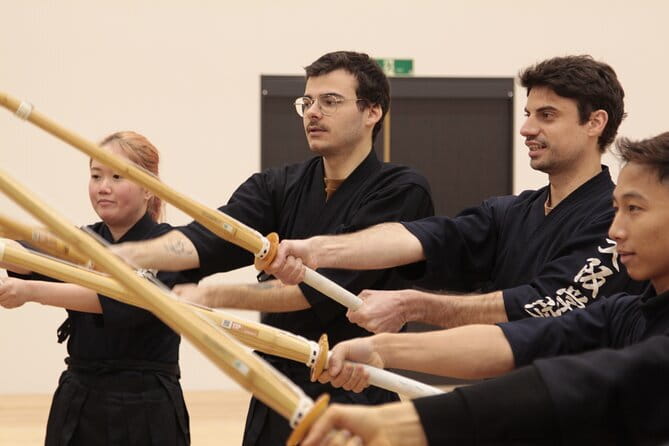 Kyoto 2 Hours Genuine Kendo / Samurai Experience In Japan - Gear plan: heat, towel, and staying comfortable
