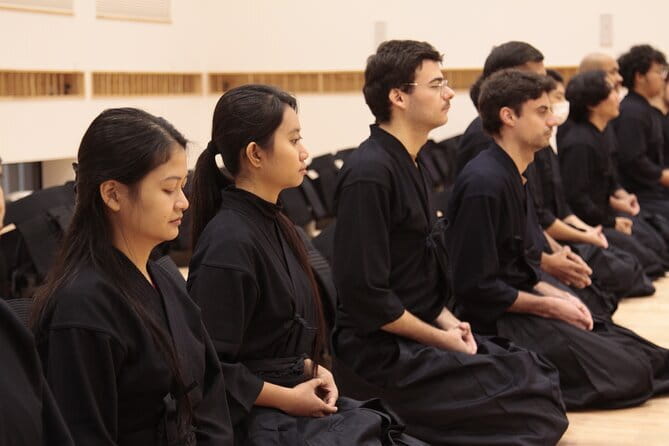 Kyoto 2 Hours Genuine Kendo / Samurai Experience In Japan - Bowing, manners, and the three goals of kendo practice