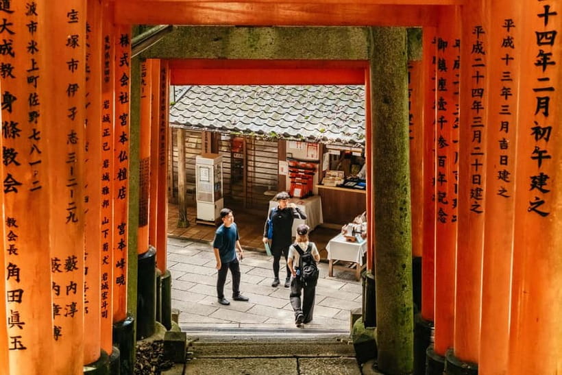 Kyoto: 3-Hour Fushimi Inari Shrine Hidden Hiking Tour - Why the back route through Fushimi Inari feels like a different Kyoto