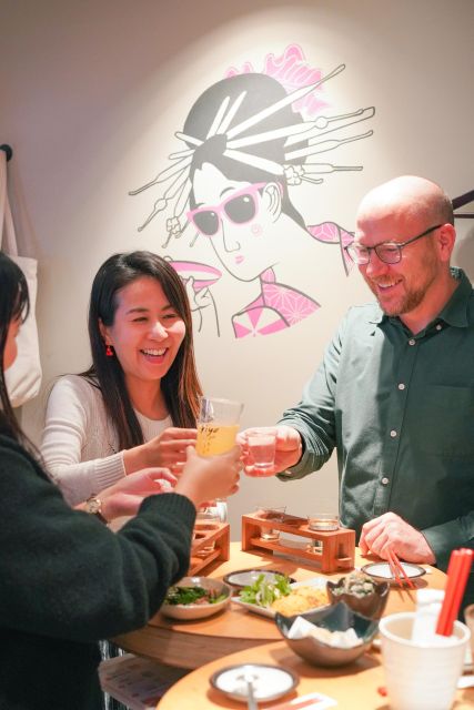 Kyoto : Bar Hopping Tour in Pontocho Alley at Night - Stop one on Pontocho Street: draft beer, sake, and shochu starters