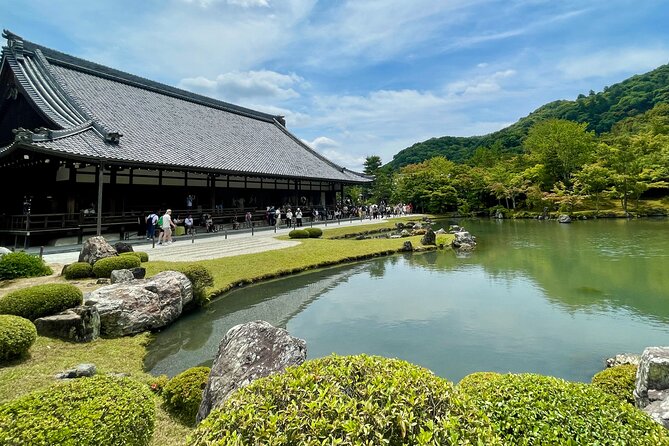 Kyoto Early Bird English Tour: Fushimi-Inari and Arashiyama - Meeting at Kyoto Station and how the tour runs