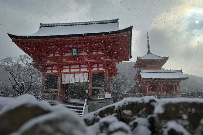 Kyoto Early Bird English Tour: Fushimi Inari & Gion(Private opt) - Yasaka Pagoda (Hokanji) and the nails question