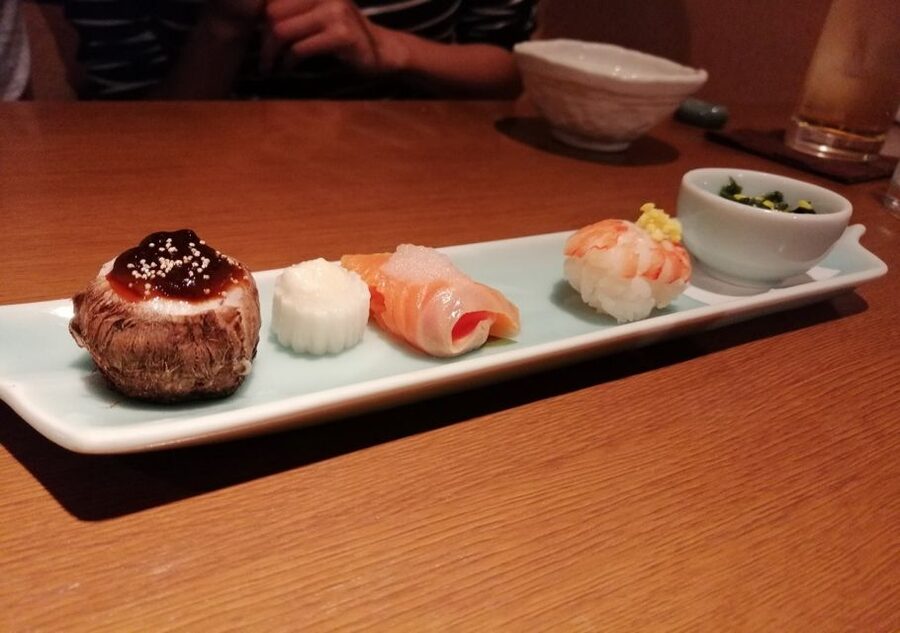 Kyoto Evening Gion Food Tour - Kaiseki dinner: 10 courses, seasonal timing, and a drink included