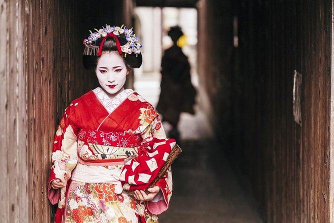 Kyoto Evening Gion Food Tour Including Kaiseki Dinner - Kamogawa and Pontocho: where geisha-area sights become part of the story