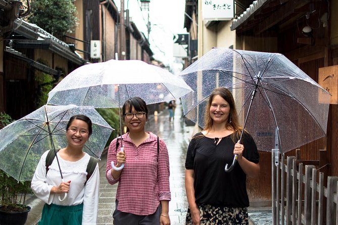 Kyoto Foodie Night Tour - Nishiki Market Sampling: 25 Minutes of Easy Wins