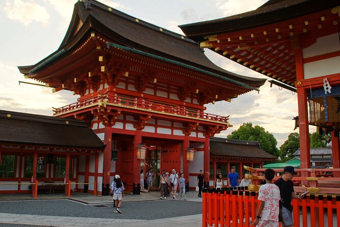 Kyoto: Fushimi Inari Shrine Walking Tour - Fushimi Inari after 6:00 pm, why the timing feels smarter