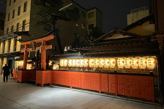 Kyoto Geisha District Walking Tour in Gion - Why a guided Gion walk beats wandering on your own