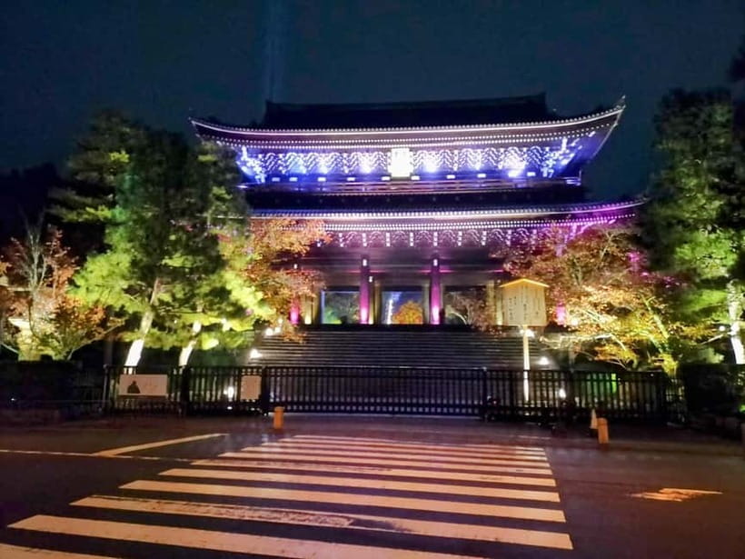 Kyoto Geisha Walking Tour: Gion District & Hidden Gems - Start at Hotel Alza Kyoto, then walk into real Gion
