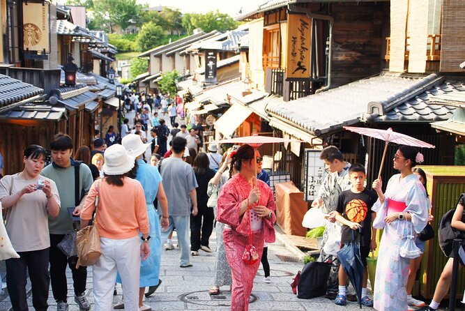 Kyoto: Gion and Geisha District Walking Tour - Hanamikoji Street: the geisha district feeling in full view