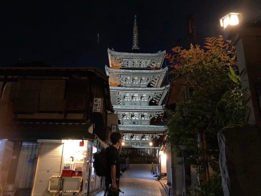 Kyoto: Gion Evening Walk with Hidden Gems, Geisha & Sake - What the guides do that you cannot DIY
