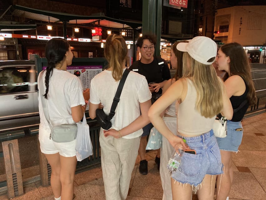 Kyoto: Gion Evening Walk with Hidden Gems, Geisha & Sake - Why Gion After Dark Feels More Like Kyoto