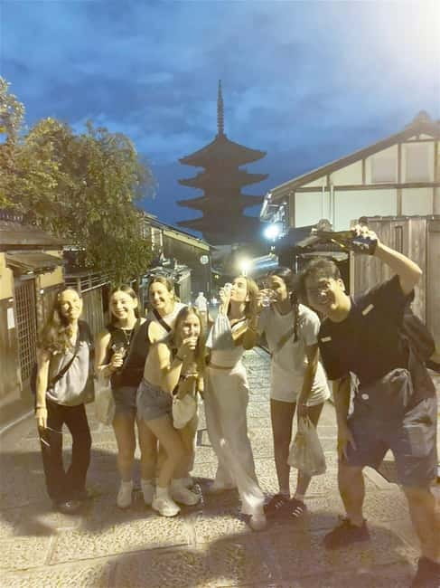 Kyoto: Gion Evening Walk with Hidden Gems, Geisha & Sake - Price and what you get for $32 in 90 minutes
