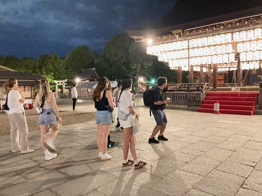 Kyoto: Gion Evening Walk with Hidden Gems, Geisha & Sake - Finishing at Yasaka Shrine, Kyoto’s long-watch landmark