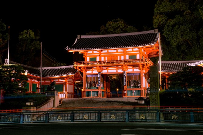 Kyoto: Gion Geisha District & Sake-in-Hand Walking Tour - Nene-no-Michi: a calmer path named for Toyotomi Hideyoshi’s wife