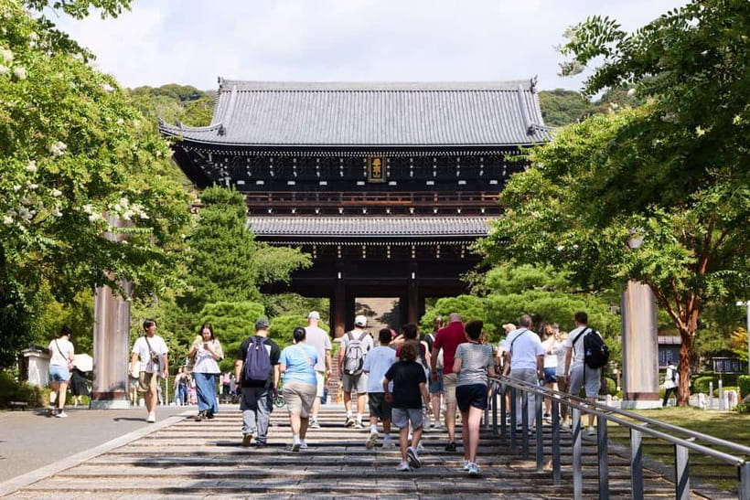 Kyoto: Gion Geisha District Walking Tour and Hidden Gems - Chion-in: religion you can see, not just read