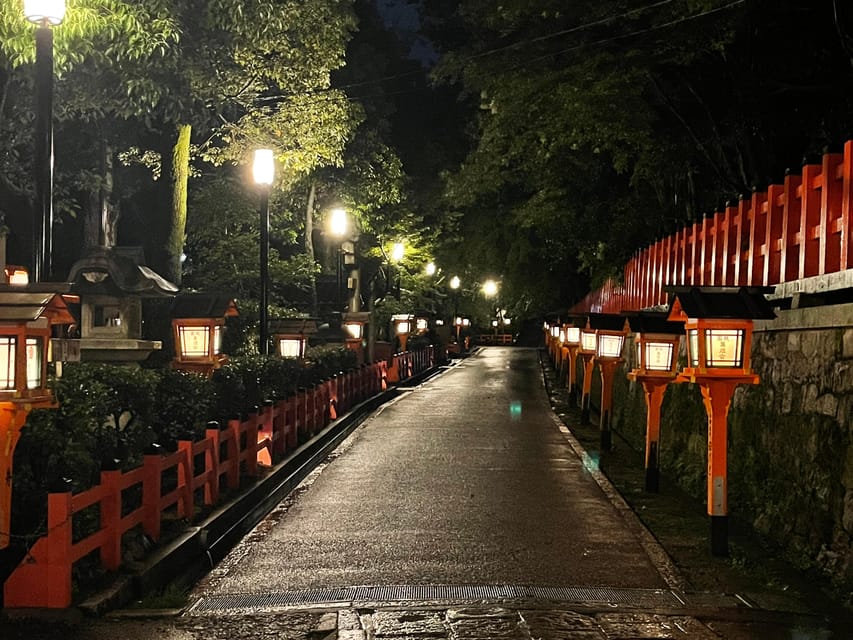 Kyoto: Gion Geisha District Walking Tour - Stories of Geisha - Gion streets, Yasaka Shrine, and where geiko and maiko may appear