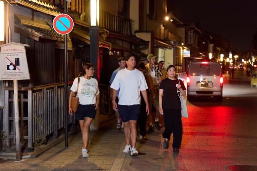 Kyoto: Gion Geisha District Walking Tour - Stories of Geisha - Price and value: what $20 buys for 2 hours in Gion