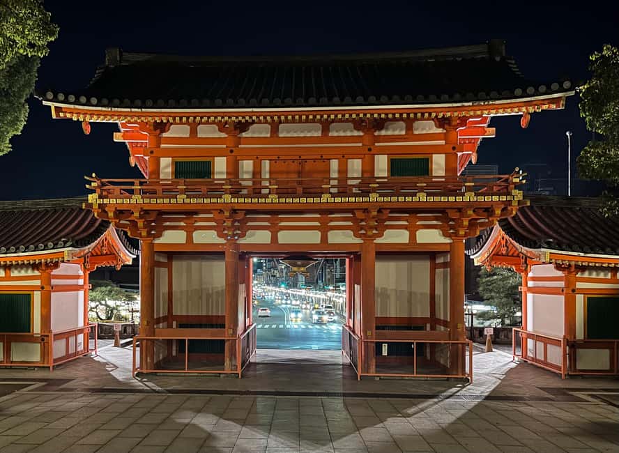 Kyoto: Gion Magical Night Walking Tour with Geisha Trivia - The Illuminated Buddhist Pagoda, a True Nightscape Moment