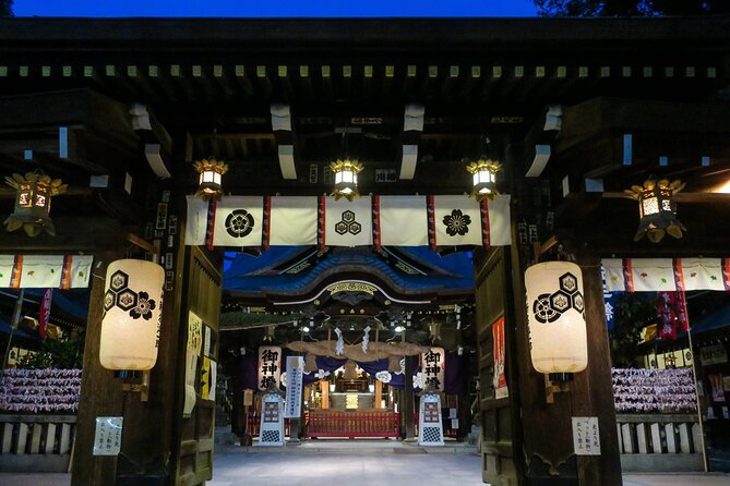 Kyoto: Gion Night Walking Tour with Geisha Insight - Stop 1: Hanamikoji Street, Shirakawa Canal, and Tatsumi Daimyojin Shrine
