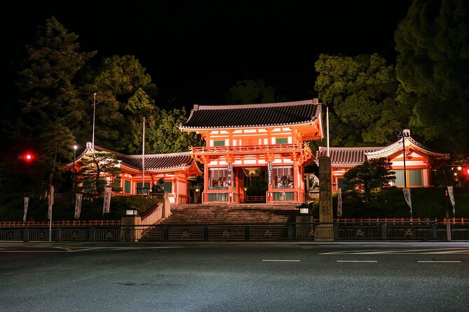 Kyoto: Gion Night Walking Tour with Geisha Insight - What to do with the food tips after the tour