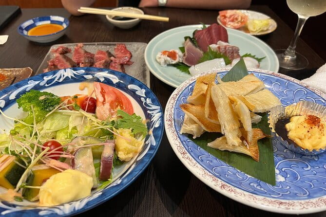 Kyoto: Gion & Pontocho Food Tour with 13 Dishes - Gion and Pontocho after dark is the right kind of Kyoto