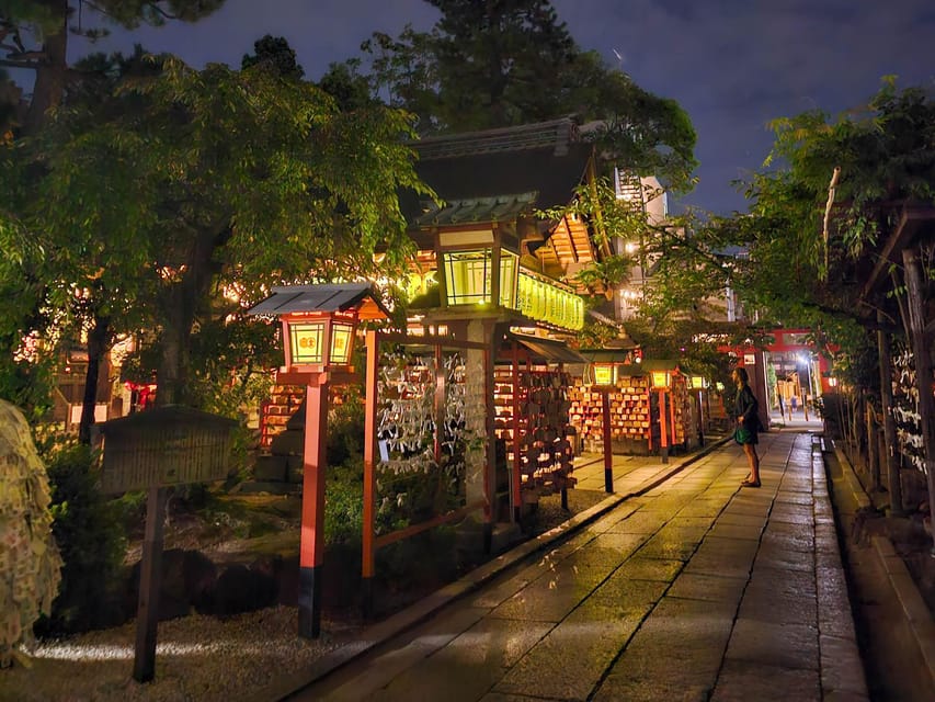 Kyoto: Gion Sunset Walking Tour with Local Guide - What I love most on this 3-hour evening stroll