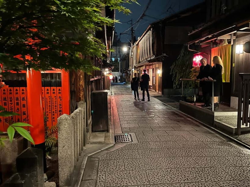Kyoto: Gion Walking Tour - Pontocho Alley and Kaburenjoko Views: Kyoto by the Waterline