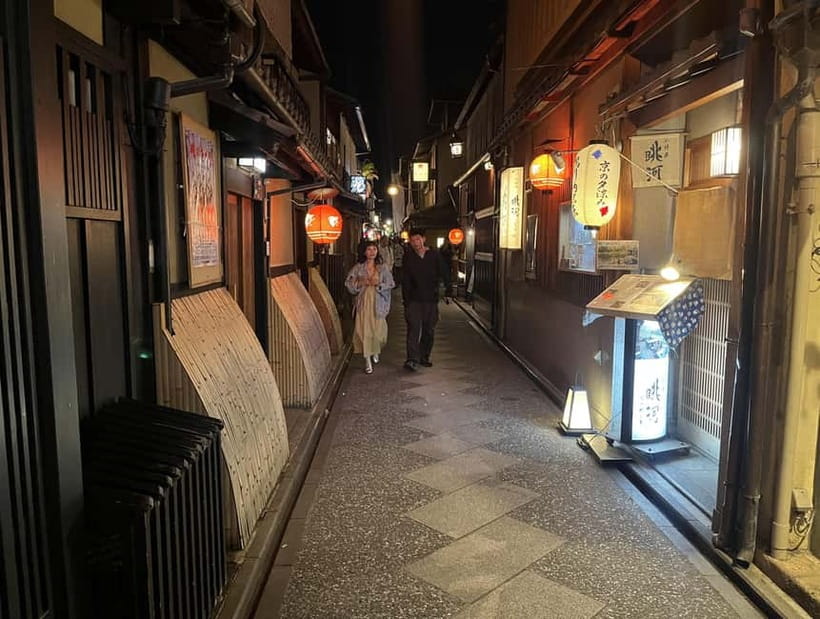 Kyoto: Gion Walking Tour - Yamato-dori to Gion-Kobu: Where Street Names Tell Stories