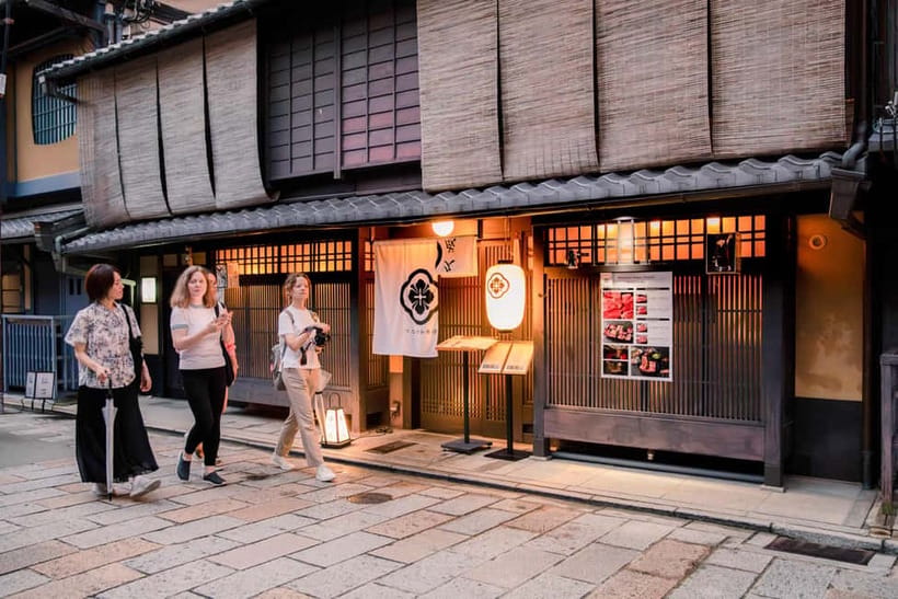 Kyoto: Gion World of the Geisha Guided Walking Tour - How much is it, and is $29 good value?